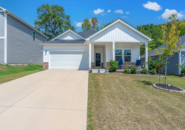 Photo 1 of Single family home for sale at 221 Vickery Rd, Woodruff, SC 29388 | MLS# SPN341472 | Listing updated on 2026-09-26