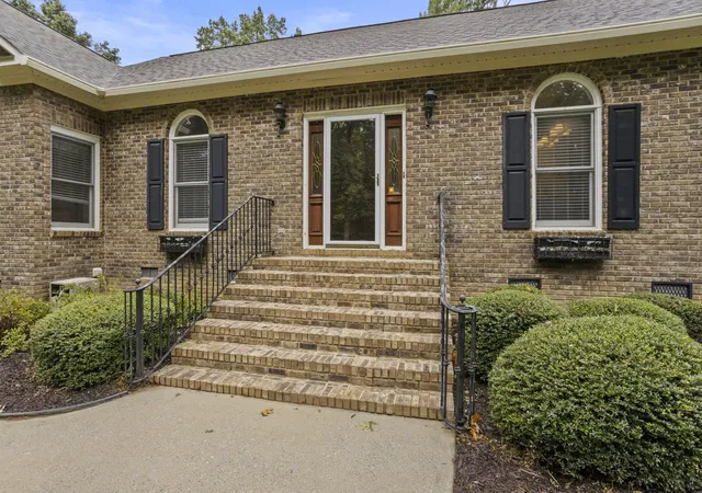 Photo 2 of Single family home for sale at 225 Plantation Ln, Inman, SC 29349 | MLS# SPN341492 | Listing updated on 2026-09-23