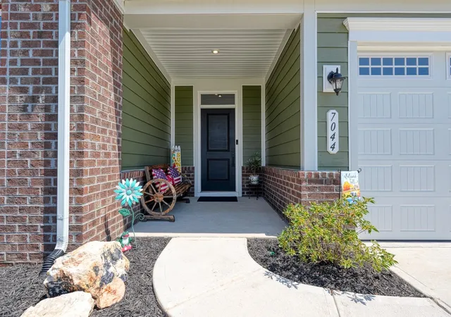 Photo 2 of Sale Pending at 7044 Glass Ct, Spartanburg, SC 29307 | MLS# SPN341514 | Listing updated on 2026-09-23