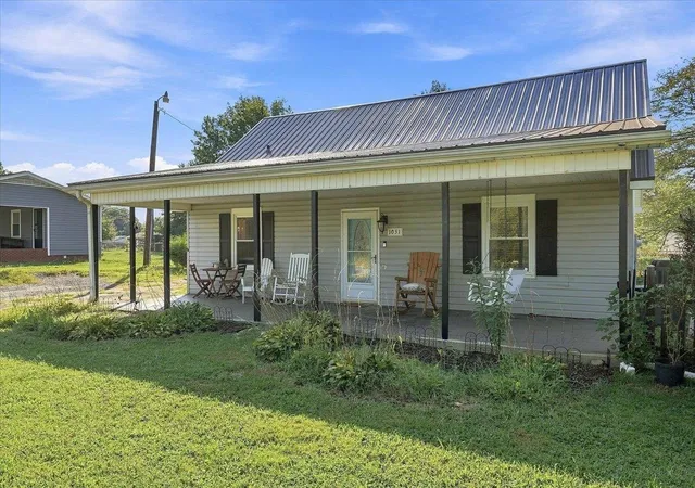 Photo 3 of Single family home for sale at 1051 Ezell Rd, Chesnee, SC 29323 | MLS# SPN341529 | Listing updated on 2026-10-07