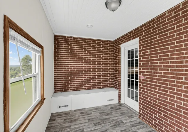 Photo 4 of Single family home for sale at 9 Delores St, Greenville, SC 29605 | MLS# SPN341547 | Listing updated on 2026-10-05