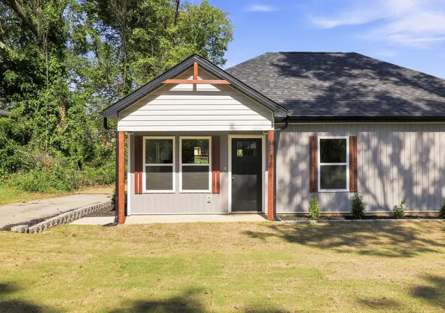 Photo 3 of Single family home for sale at 128 Wayland St, Spartanburg, SC 29303 | MLS# SPN341548 | Listing updated on 2026-10-09