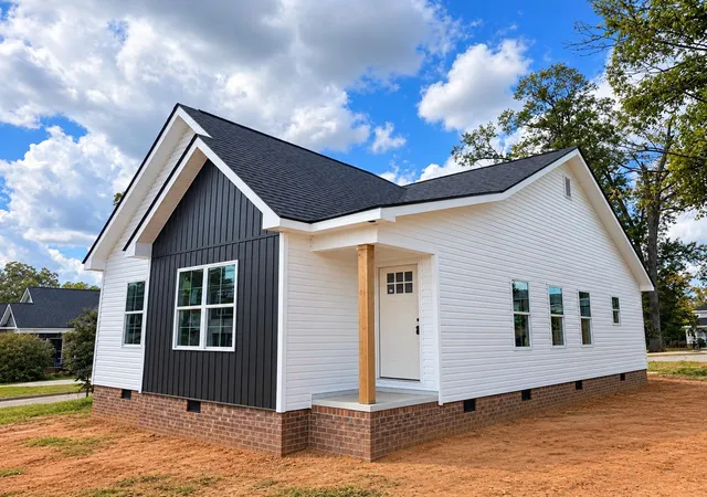Single family home for sale at 154 Ridge St, Spartanburg, SC 29303 | MLS# SPN341569