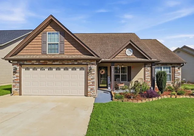 Photo 1 of Single family home for sale at 870 Vandenburg Dr, Boiling Springs, SC 29316 | MLS# SPN341594 | Listing updated on 2026-09-20
