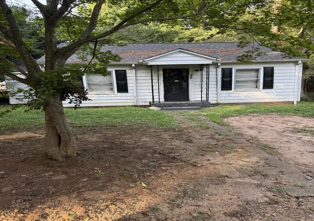 Photo 1 of Single family home for sale at 415 Kentucky Ave, Spartanburg, SC | MLS# SPN341613 | Listing updated on 2026-10-03