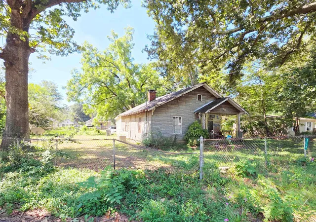 Photo 3 of Sale Pending at 318 Hill St, Wellford, SC 29385 | MLS# SPN341619 | Listing updated on 2026-09-29