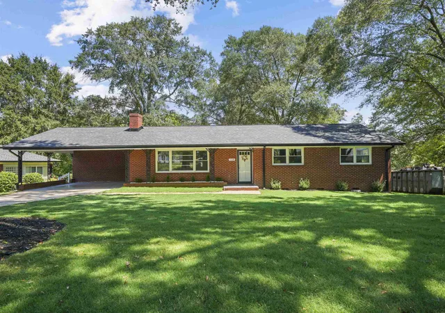 Photo 2 of Single family home for sale at 139 Whittier Pl, Spartanburg, SC 29303 | MLS# SPN341645 | Listing updated on 2026-10-02