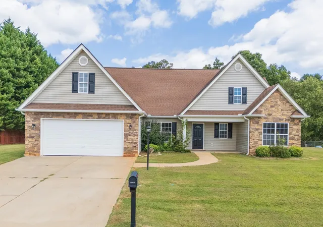 Photo 1 of Single family home for sale at 1 Long Pond Ct, Greer, SC 29651 | MLS# SPN341671 | Listing updated on 2026-09-13