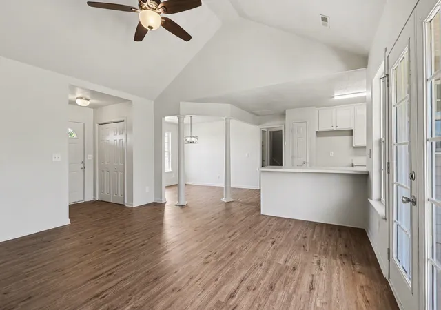 Photo 3 of Single family home for sale at 1 Long Pond Ct, Greer, SC 29651 | MLS# SPN341671 | Listing updated on 2026-09-13