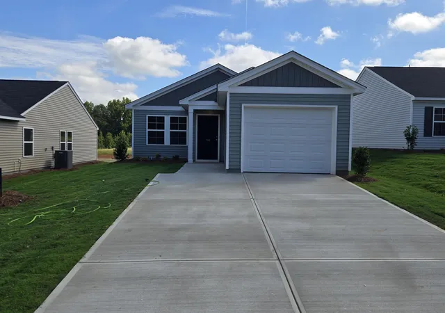 Single family home for sale at 194 Cloverfield Ln, Spartanburg, SC 29303 | MLS# SPN341708
