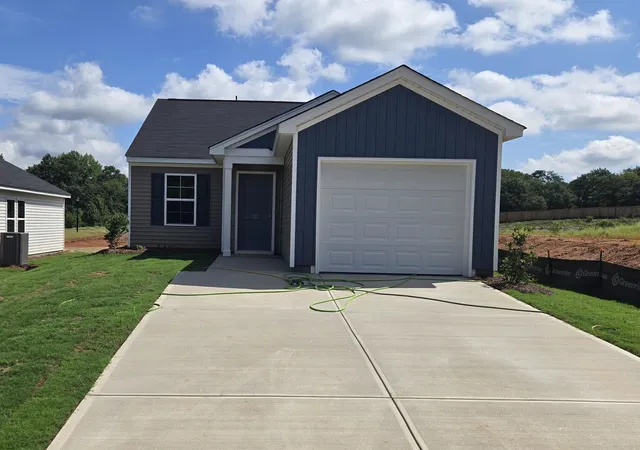 Single family home for sale at 182 Cloverfield Ln, Spartanburg, SC 29303 | MLS# SPN341713