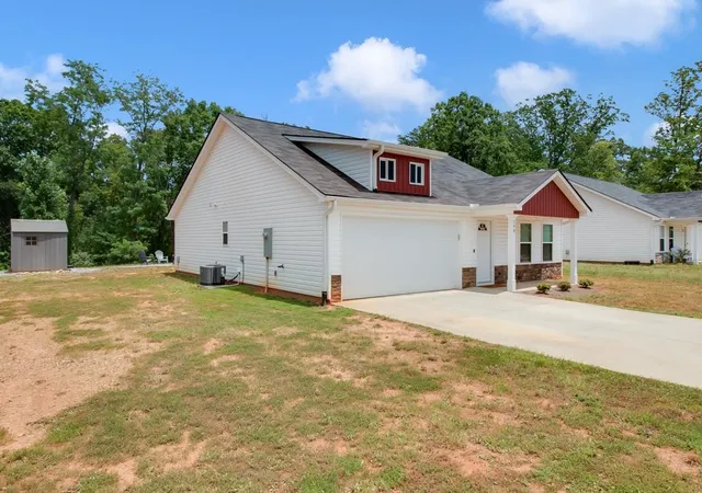 Photo 3 of Single family home for sale at 780 N Trade Ave, Landrum, SC 29356 | MLS# SPN341726 | Listing updated on 2026-10-01