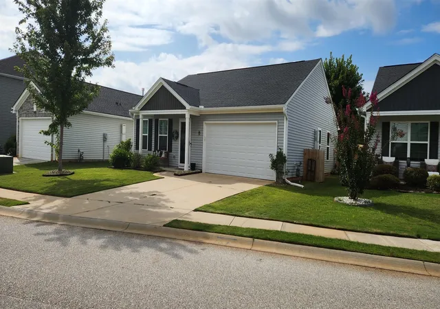 Photo 2 of Single family home for sale at 586 Ridgeville Xing Dr, Inman, SC 29349 | MLS# SPN341737 | Listing updated on 2026-10-08
