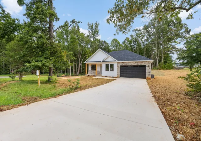 Photo 3 of Single family home for sale at 112 Dora Ave, Gaffney, SC 29341 | MLS# SPN341847 | Listing updated on 2026-09-25
