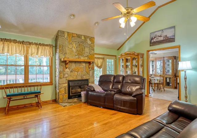 Photo 3 of Single family home for sale at 366 Shallowford Dr, Boiling Springs, SC 29316 | MLS# SPN341848 | Listing updated on 2026-09-17
