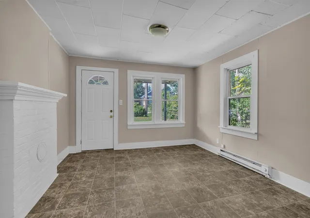 Photo 3 of Single family home for sale at 306 Westview Blvd, Spartanburg, SC 29306 | MLS# SPN341875 | Listing updated on 2026-09-23