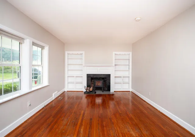 Photo 2 of Sale Pending at 409 E Shore Dr, Spartanburg, SC 29302 | MLS# SPN341877 | Listing updated on 2026-09-23