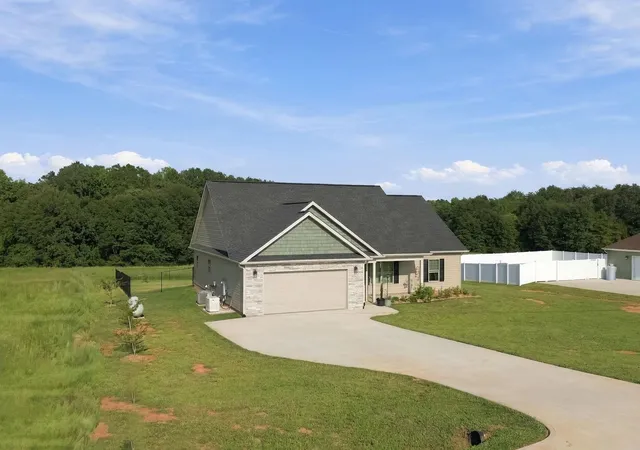 Photo 3 of Single family home for sale at 1416 Oak Ridge Rd, Gaffney, SC 29341 | MLS# SPN341888 | Listing updated on 2026-09-21