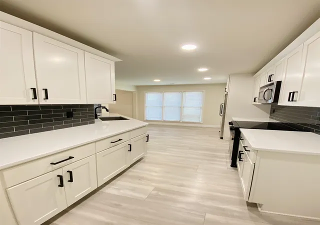 Photo 3 of Single family home for sale at 113 Riverrun Dr, Spartanburg, SC 29303 | MLS# SPN341898 | Listing updated on 2026-10-16