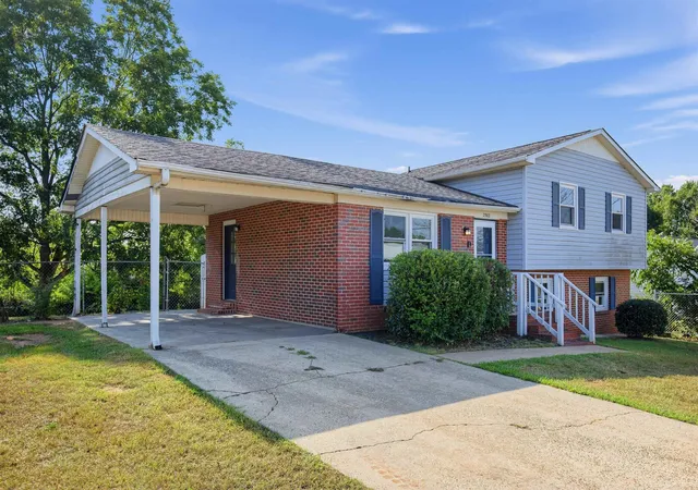 Photo 2 of Single family home for sale at 2302 Old Williamston Rd, Anderson, SC 29621 | MLS# SPN341901 | Listing updated on 2026-09-23
