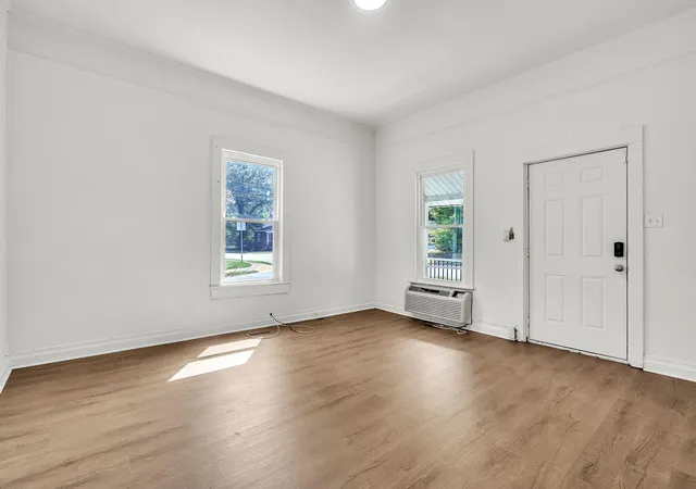 Photo 3 of Single family home for sale at 200 F St, Anderson, SC 29625 | MLS# SPN341905 | Listing updated on 2026-09-20