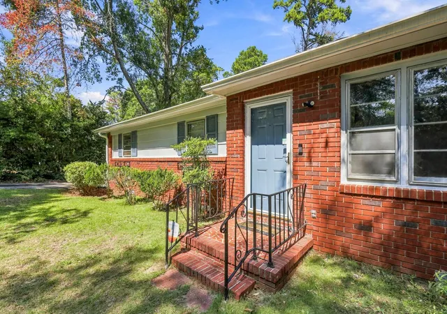 Photo 2 of Single family home for sale at 118 Kensington Dr, Spartanburg, SC 29306 | MLS# SPN341911 | Listing updated on 2026-09-20