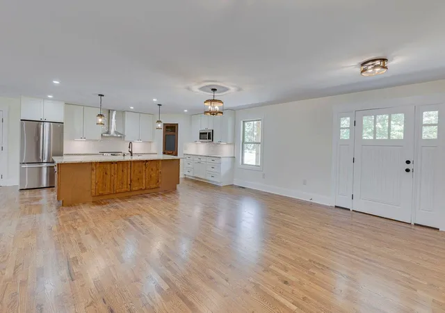 Photo 3 of Single family home for sale at 1041 Motlow School Rd, Campobello, SC 29322 | MLS# SPN341915 | Listing updated on 2026-09-20