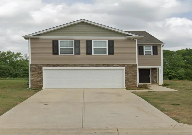 Single family home for sale at 5018 Pratt Dr, Boiling Springs, SC 29316 | MLS# SPN341927