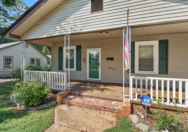 Photo 3 of Sale Pending at 642 S Irwin Ave, Spartanburg, SC 29306 | MLS# SPN341928 | Listing updated on 2026-09-20