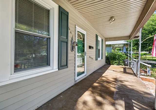Photo 3 of Sale Pending at 642 S Irwin Ave, Spartanburg, SC 29306 | MLS# SPN341928 | Listing updated on 2026-09-20