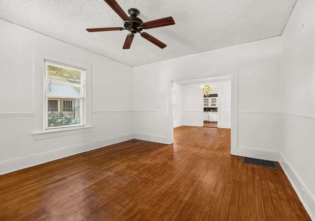 Photo 4 of Sale Pending at 642 S Irwin Ave, Spartanburg, SC 29306 | MLS# SPN341928 | Listing updated on 2026-09-20