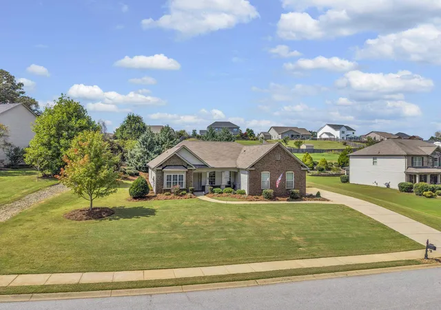 Photo 2 of Single family home for sale at 63 Scotts Blf Dr, Simpsonville, SC 29681 | MLS# SPN341937 | Listing updated on 2026-09-30