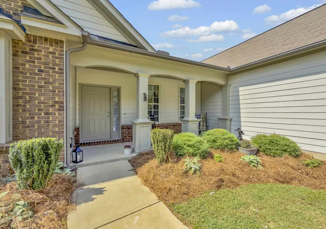 Photo 3 of Single family home for sale at 63 Scotts Blf Dr, Simpsonville, SC 29681 | MLS# SPN341937 | Listing updated on 2026-09-30