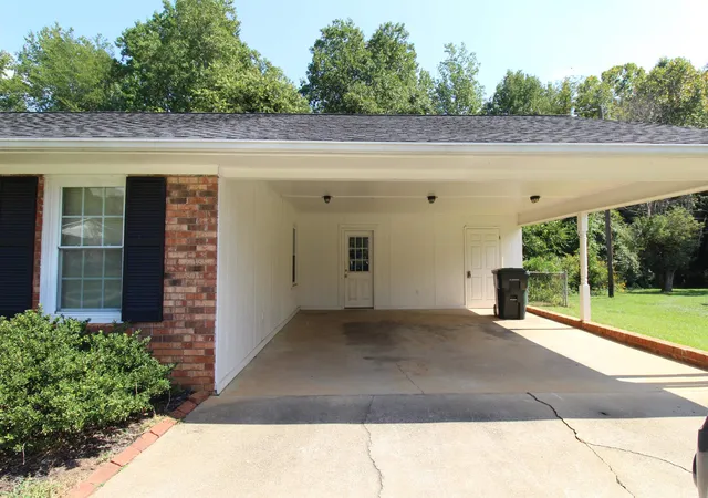 Photo 3 of Single family home for sale at 109 Allen Ct, Boiling Springs, SC 29316 | MLS# SPN341966 | Listing updated on 2026-09-23