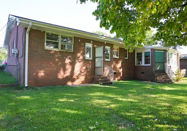 Photo 1 of Single family home for sale at 214 Midway Dr, Spartanburg, SC 29301 | MLS# SPN341968 | Listing updated on 2026-09-22