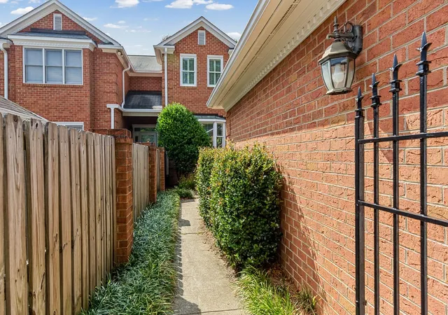 Photo 2 of Townhouse for sale at 102 Country Clb Ct, Spartanburg, SC 29302 | MLS# SPN341983 | Listing updated on 2026-09-23