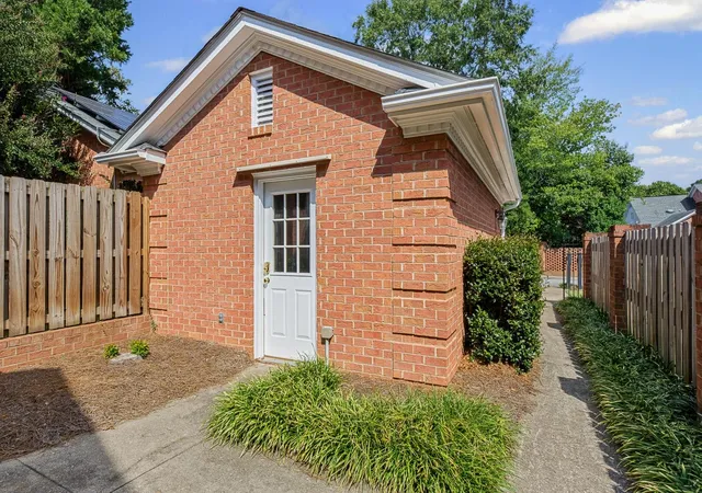 Photo 3 of Townhouse for sale at 102 Country Clb Ct, Spartanburg, SC 29302 | MLS# SPN341983 | Listing updated on 2026-09-23