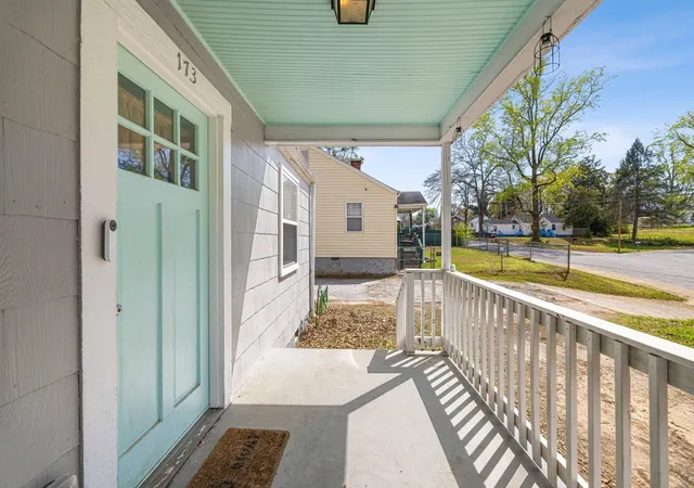 Photo 3 of Single family home for sale at 173 S Cleveland Park Dr, Spartanburg, SC 29303 | MLS# SPN342000 | Listing updated on 2026-09-23