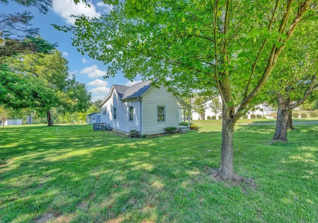 Photo 2 of Single family home for sale at 1704 Carolina Country Clb Rd, Spartanburg, SC 29306 | MLS# SPN342023 | Listing updated on 2026-09-22