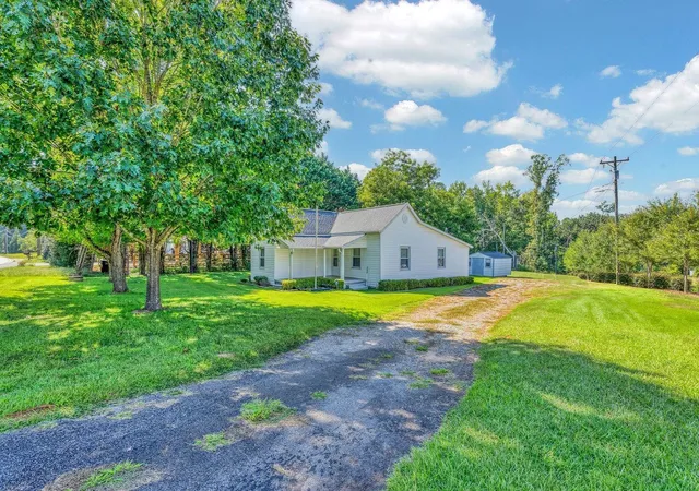 Photo 3 of Single family home for sale at 1704 Carolina Country Clb Rd, Spartanburg, SC 29306 | MLS# SPN342023 | Listing updated on 2026-09-22