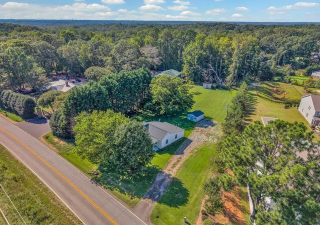 Photo 3 of Single family home for sale at 1704 Carolina Country Clb Rd, Spartanburg, SC 29306 | MLS# SPN342023 | Listing updated on 2026-09-22