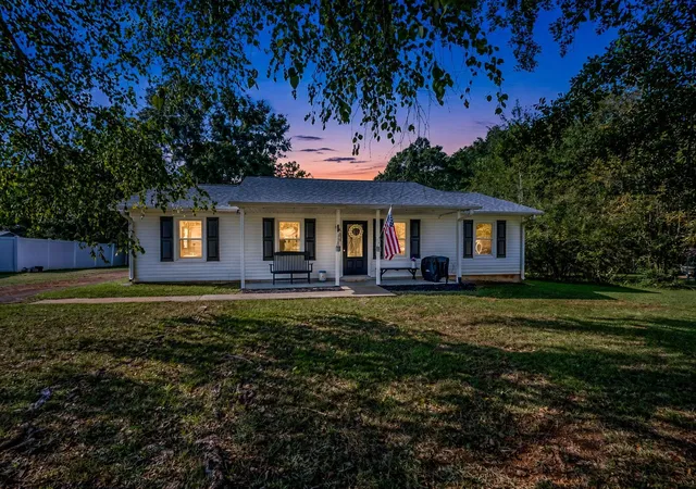 Photo 1 of Single family home for sale at 123 Strawberry Dr, Inman, SC 29349 | MLS# SPN342052 | Listing updated on 2026-09-23