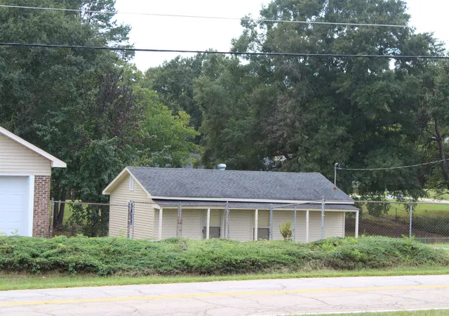 Photo 2 of Single family home for sale at 1285 Springdale Rd, Cowpens, SC 29330 | MLS# SPN342053 | Listing updated on 2026-09-23
