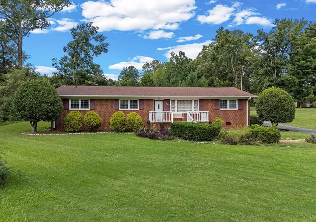 Single family home for sale at 808 Primrose Ln, Spartanburg, SC 29303 | MLS# SPN342059