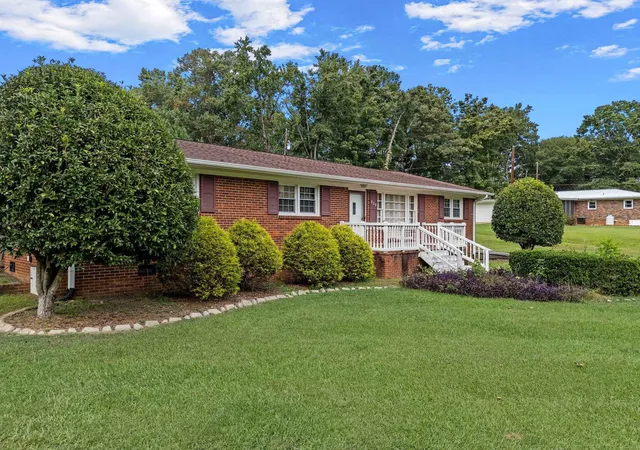 Photo 2 of Single family home for sale at 808 Primrose Ln, Spartanburg, SC 29303 | MLS# SPN342059 | Listing updated on 2026-09-23