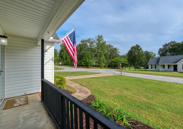 Photo 1 of Single family home for sale at 300 E Myles Ln, Spartanburg, SC 29303 | MLS# SPN342063 | Listing updated on 2026-09-23