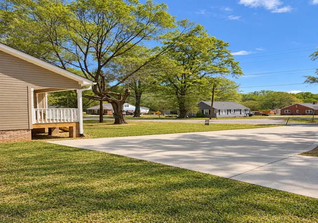 Photo 3 of Single family home for sale at 657 Still St, Chester, SC 29706 | MLS# SPN342070 | Listing updated on 2026-09-25