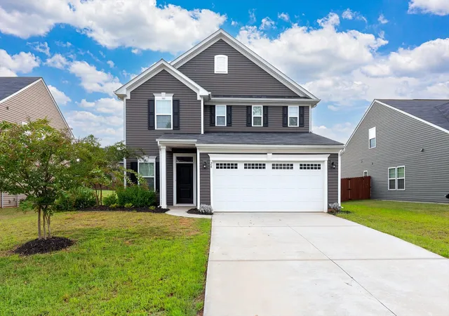 Photo 1 of Single family home for sale at 28 Wiltshire Cir, Easley, SC 29642 | MLS# SPN342102 | Listing updated on 2026-09-27