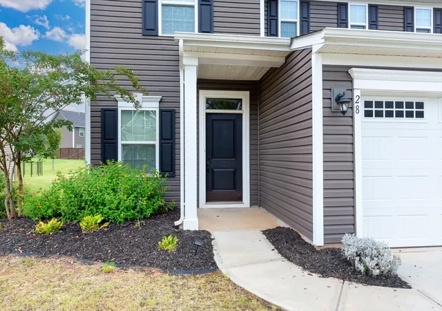 Photo 3 of Single family home for sale at 28 Wiltshire Cir, Easley, SC 29642 | MLS# SPN342102 | Listing updated on 2026-09-27