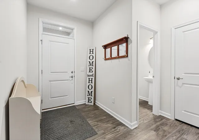 Photo 4 of Single family home for sale at 28 Wiltshire Cir, Easley, SC 29642 | MLS# SPN342102 | Listing updated on 2026-09-27